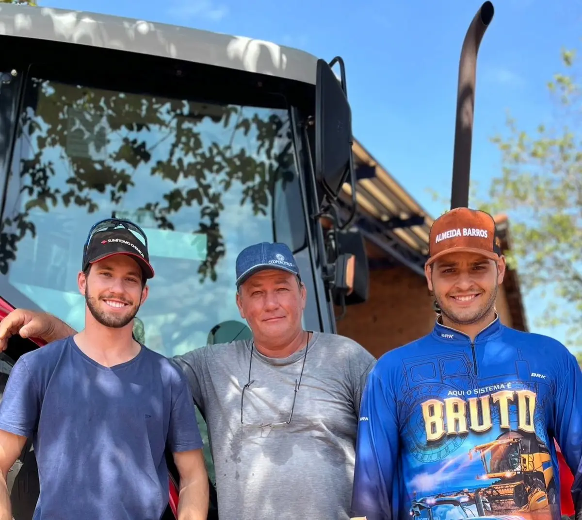 Sicredi Trator Conexão Agro